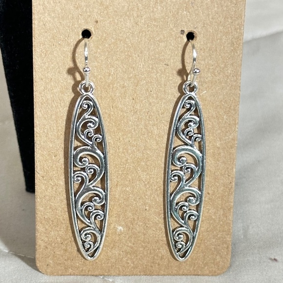 2/$20 Silver tone long marquee w/filigree & swirl hook earrings NWOT - Picture 10 of 10